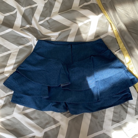 Blue Shorts that look like a skirt - Picture 2 of 3